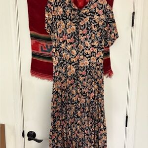 Starina Floral Midi Dress - Black and Pink